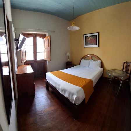 Hostal Lluvia De Oro アレキパ エクステリア 写真